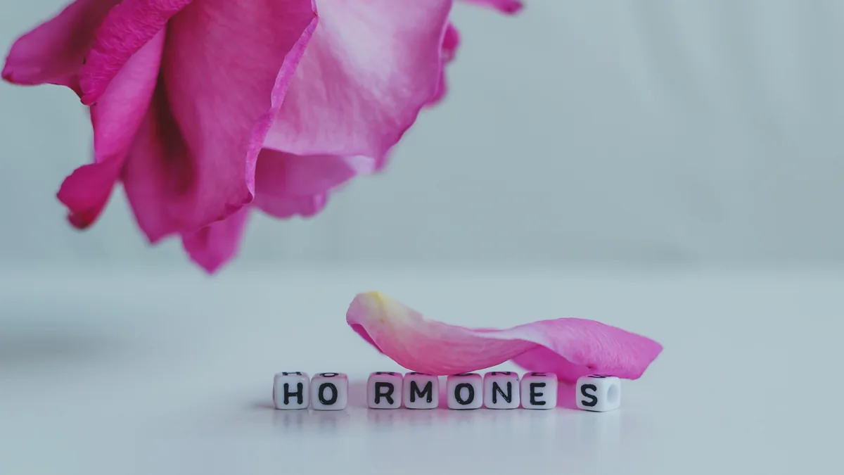 Ce se întâmplă cu hormonii din organism odată cu instalarea menopauzei